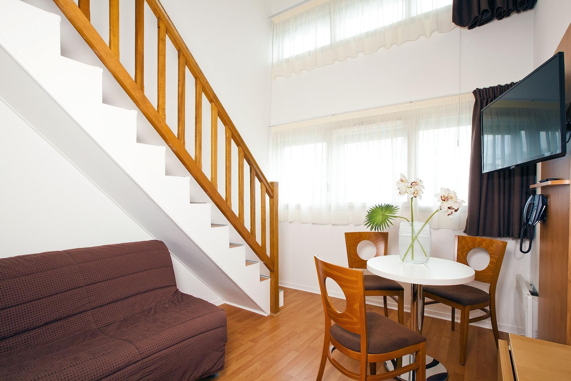 Sejours & Affaires Nantes Ducs De Bretagne Aparthotel Luaran gambar